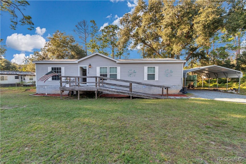 5860 SE 183rd Terrace, Ocklawaha, FL 32179