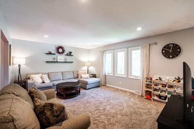 720 Coventry LANE, Hartland, WI 53029