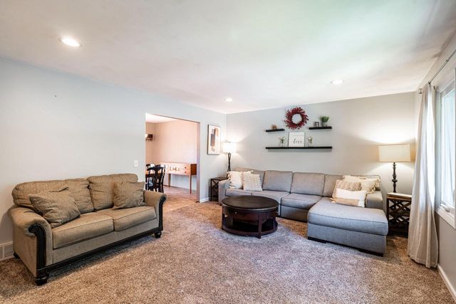 720 Coventry LANE, Hartland, WI 53029