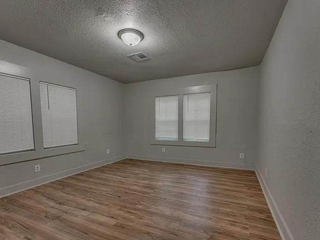 Image 18 of property listing at 2208 NE 22nd Street, Oklahoma City, OK 73111