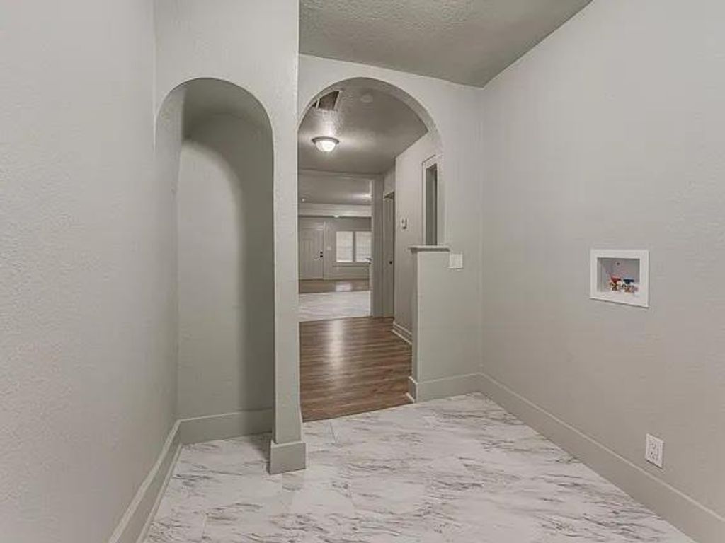 Image 20 of property listing at 2208 NE 22nd Street, Oklahoma City, OK 73111