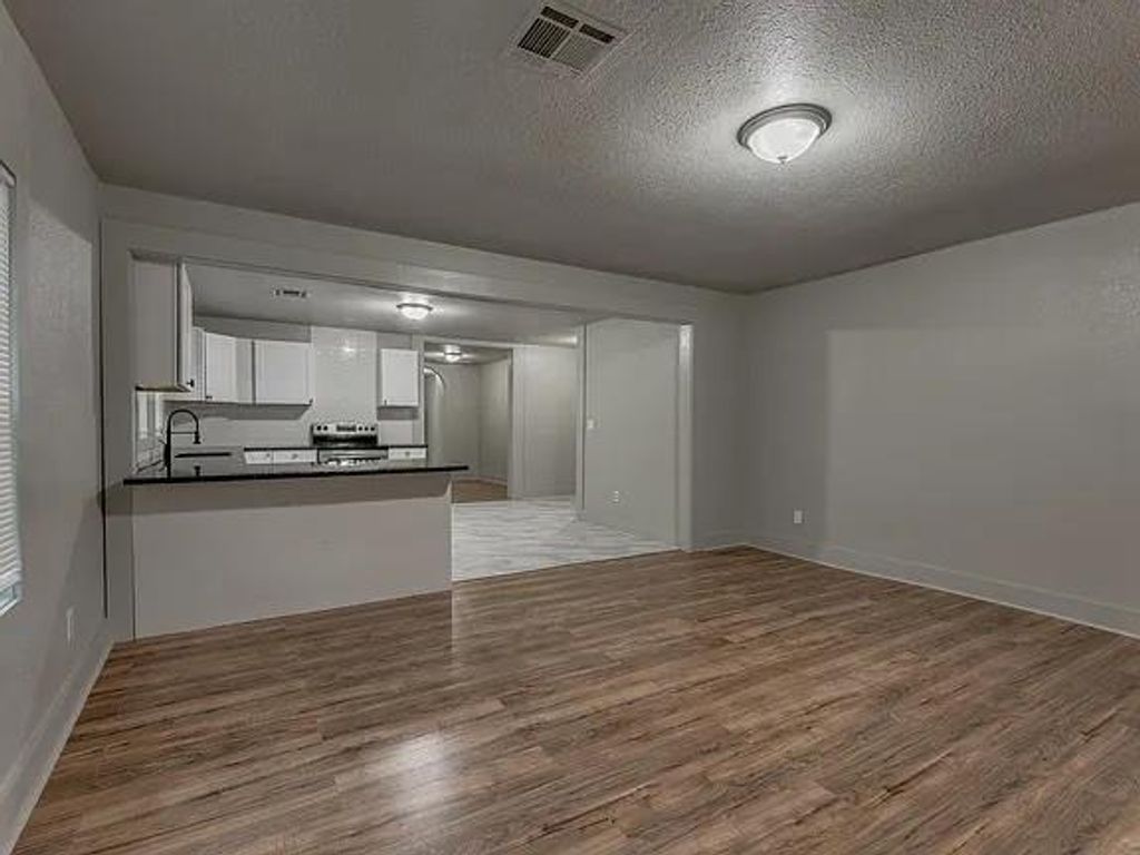 Image 6 of property listing at 2208 NE 22nd Street, Oklahoma City, OK 73111