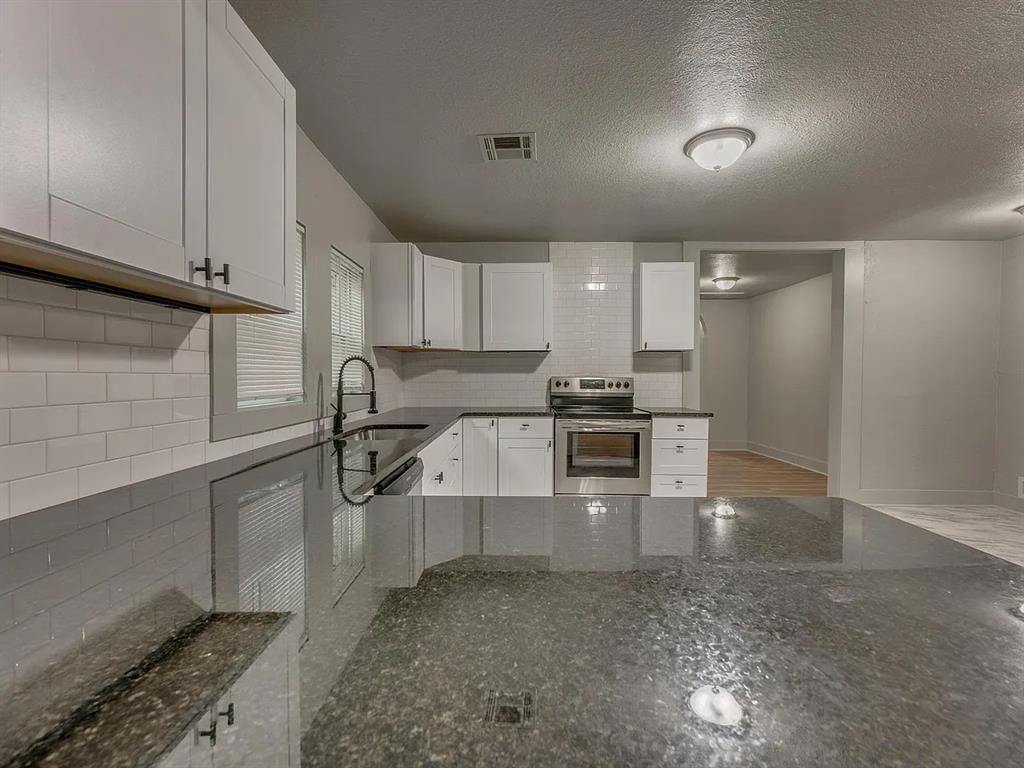 Image 8 of property listing at 2208 NE 22nd Street, Oklahoma City, OK 73111