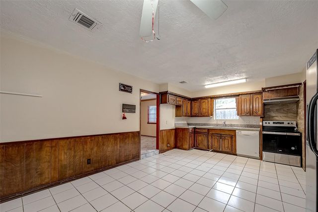 9318 Benning Drive, Houston, TX 77031