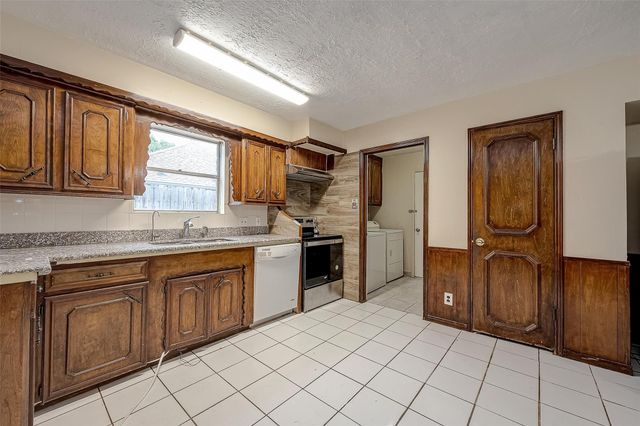 9318 Benning Drive, Houston, TX 77031