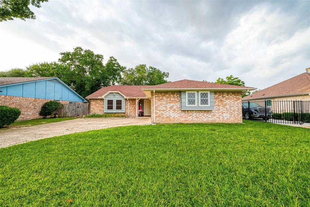 9318 Benning Drive, Houston, TX 77031