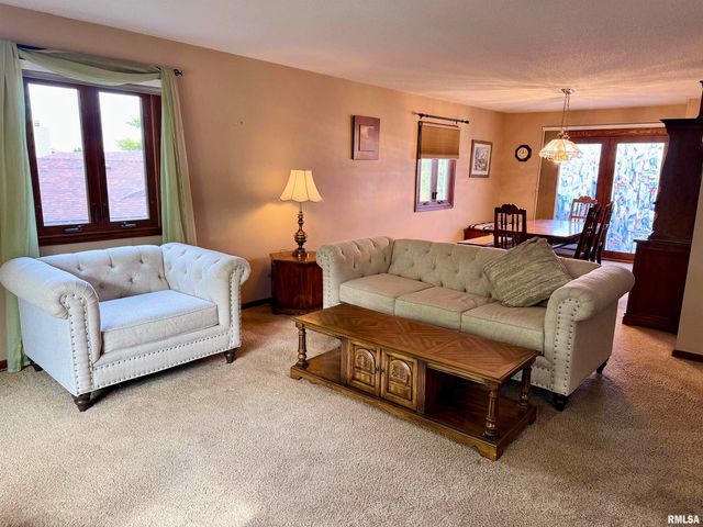 2049 W LOSEY Street, Galesburg, IL 61401