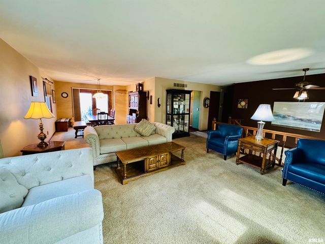 2049 W LOSEY Street, Galesburg, IL 61401