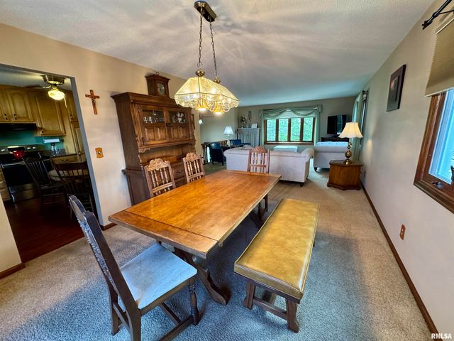 2049 W LOSEY Street, Galesburg, IL 61401