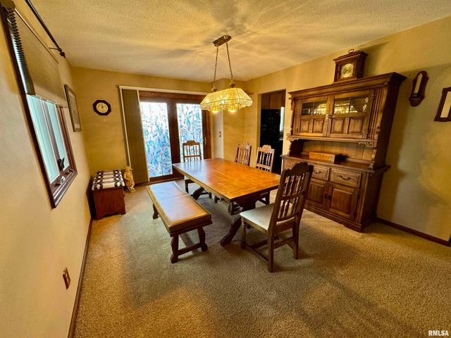 2049 W LOSEY Street, Galesburg, IL 61401