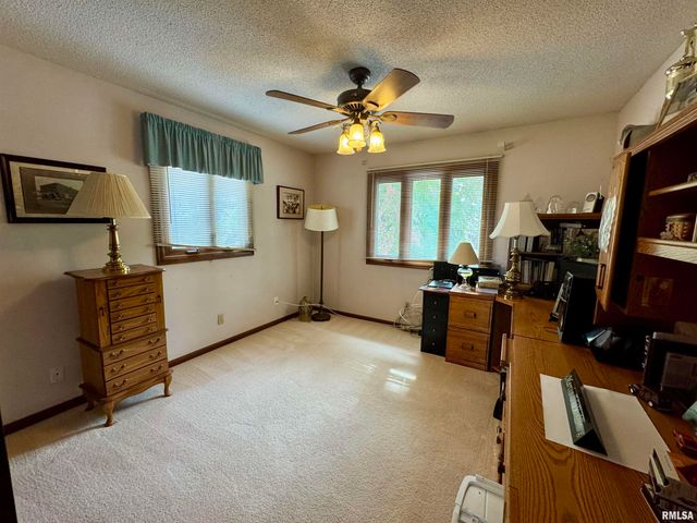 2049 W LOSEY Street, Galesburg, IL 61401