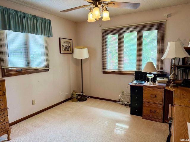 2049 W LOSEY Street, Galesburg, IL 61401