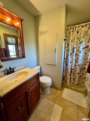 2049 W LOSEY Street, Galesburg, IL 61401