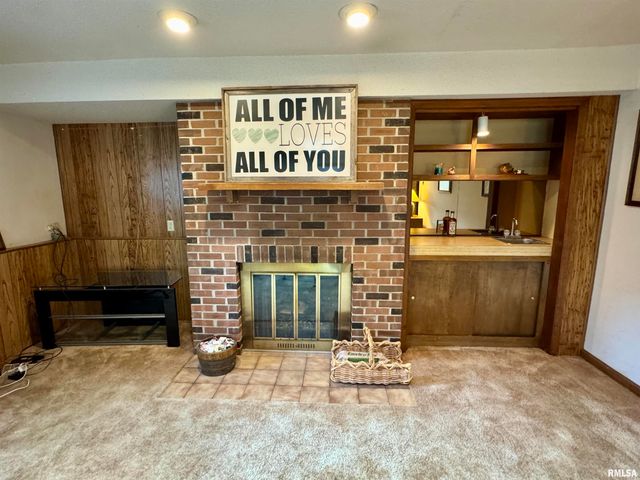 2049 W LOSEY Street, Galesburg, IL 61401