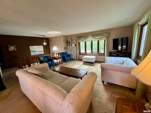 2049 W LOSEY Street, Galesburg, IL 61401