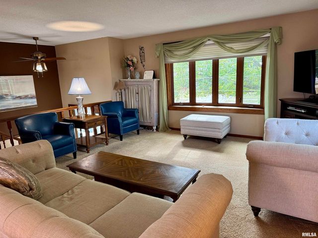 2049 W LOSEY Street, Galesburg, IL 61401