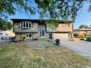 2049 W LOSEY Street, Galesburg, IL 61401