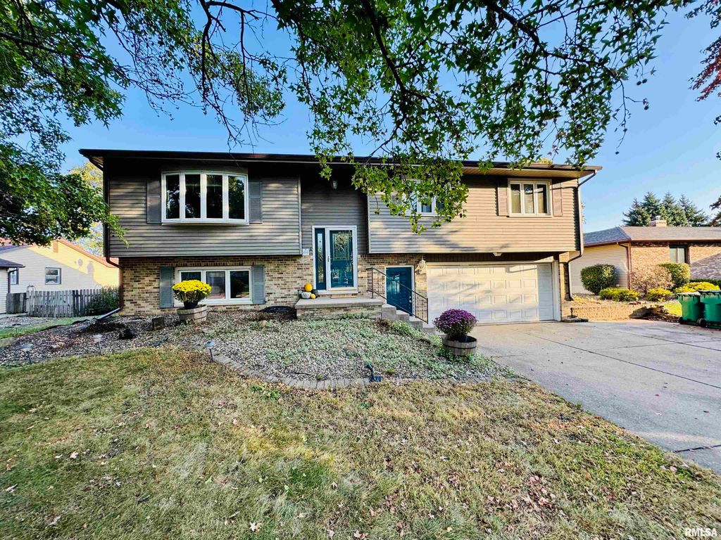 2049 W LOSEY Street, Galesburg, IL 61401