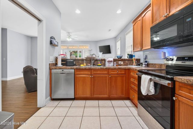 1018 Garden Club Way, Leland, NC 28451