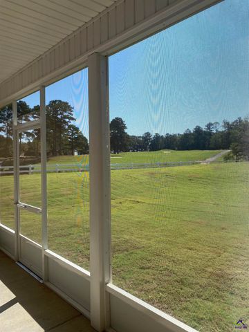 44 Palmer Circle, Hawkinsville, GA 31036