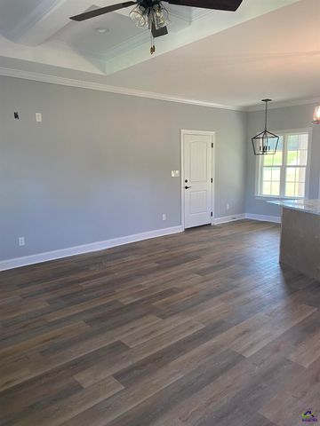 44 Palmer Circle, Hawkinsville, GA 31036