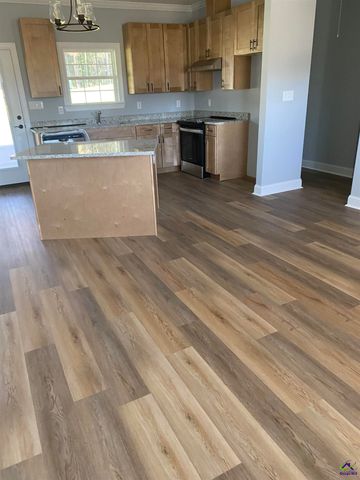 44 Palmer Circle, Hawkinsville, GA 31036