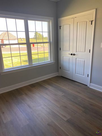 44 Palmer Circle, Hawkinsville, GA 31036