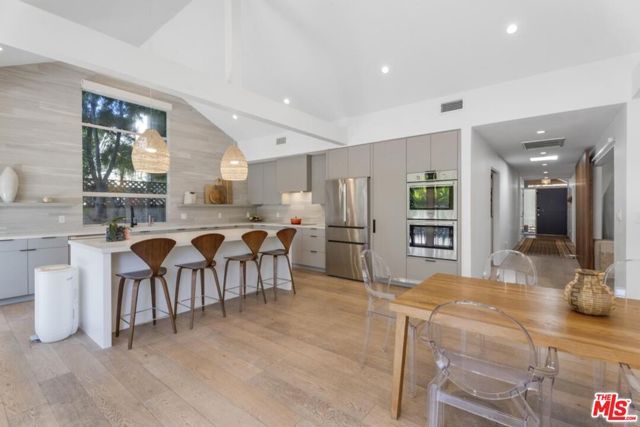 2747 Glendon Avenue, Los Angeles, CA 90064