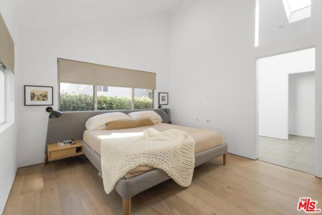 2747 Glendon Avenue, Los Angeles, CA 90064