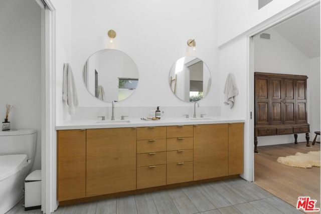 2747 Glendon Avenue, Los Angeles, CA 90064