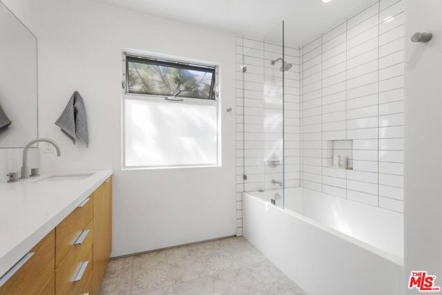 2747 Glendon Avenue, Los Angeles, CA 90064