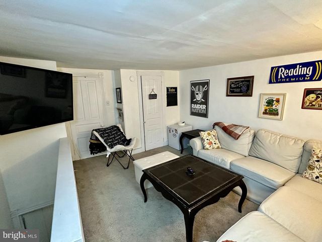 106 S 6TH AVE, West Reading, PA 19611