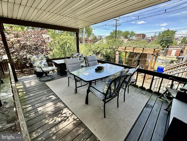 106 S 6TH AVE, West Reading, PA 19611