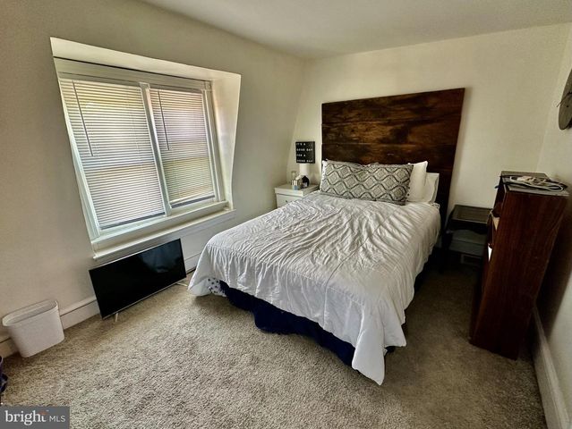 106 S 6TH AVE, West Reading, PA 19611