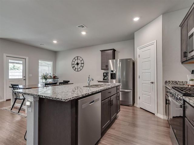 11721 SW 40th Street, Mustang, OK 73064