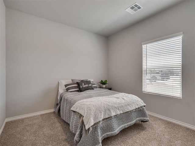 11721 SW 40th Street, Mustang, OK 73064