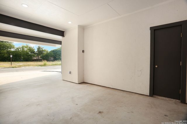 130 E Lachapelle, San Antonio, TX 78204