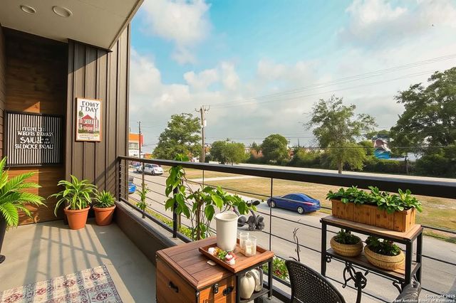 130 E Lachapelle, San Antonio, TX 78204