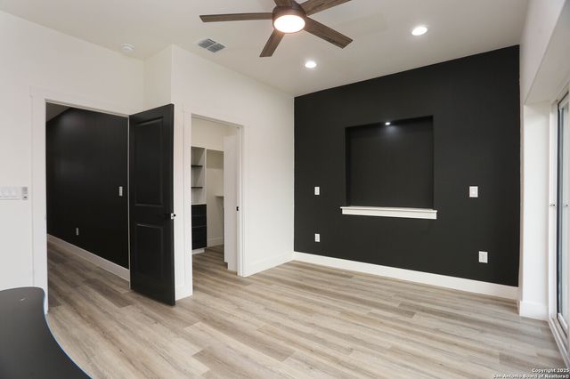 130 E Lachapelle, San Antonio, TX 78204