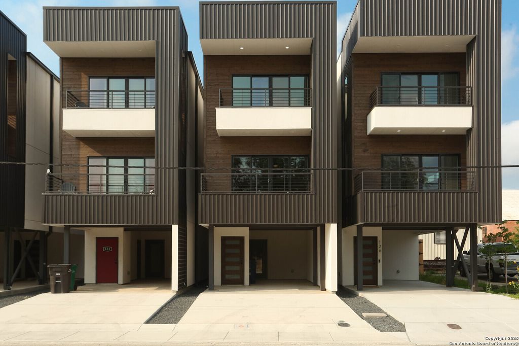 130 E Lachapelle, San Antonio, TX 78204