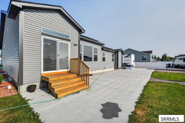 5876 Cedarwood Lane, Idaho Falls, ID 83406