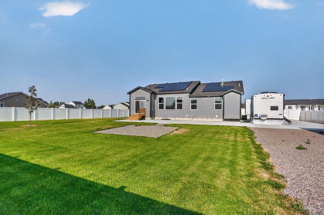 5876 Cedarwood Lane, Idaho Falls, ID 83406