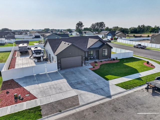 5876 Cedarwood Lane, Idaho Falls, ID 83406