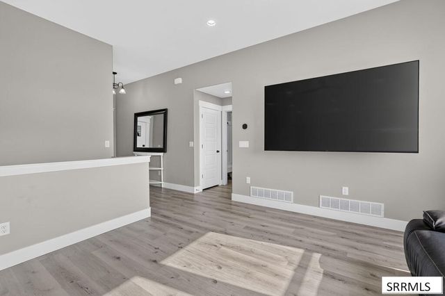 5876 Cedarwood Lane, Idaho Falls, ID 83406