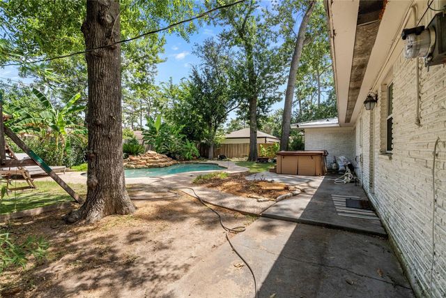 10058 Cedardale Drive, Houston, TX 77055