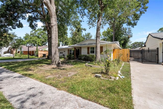 10058 Cedardale Drive, Houston, TX 77055