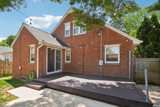 3620 S Brust AVENUE, Milwaukee, WI 53207