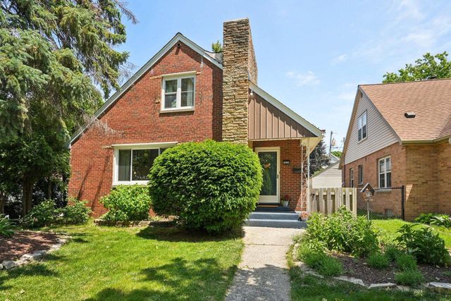3620 S Brust AVENUE, Milwaukee, WI 53207