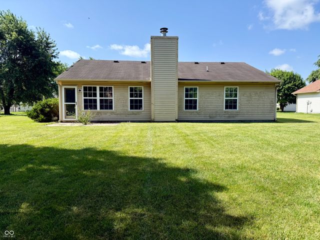 18061 Sanibel Circle, Westfield, IN 46062
