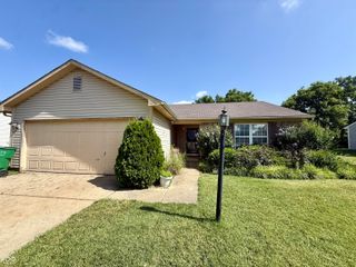 18061 Sanibel Circle, Westfield, IN 46062